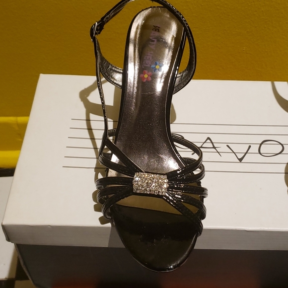 Shoes - Picture 2 of 3